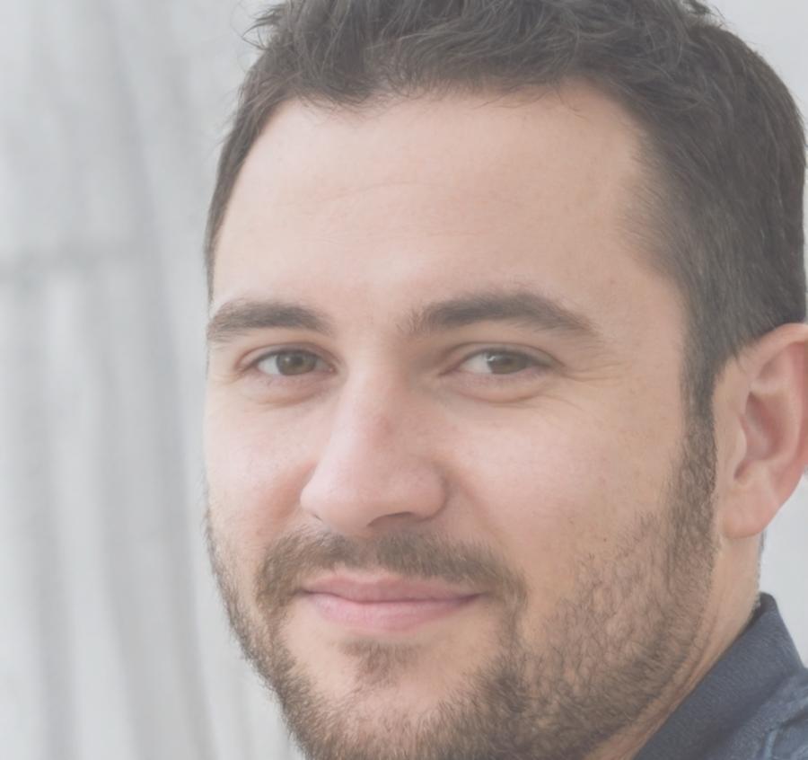 Dr. Carlos Mendoza, experto en educación financiera